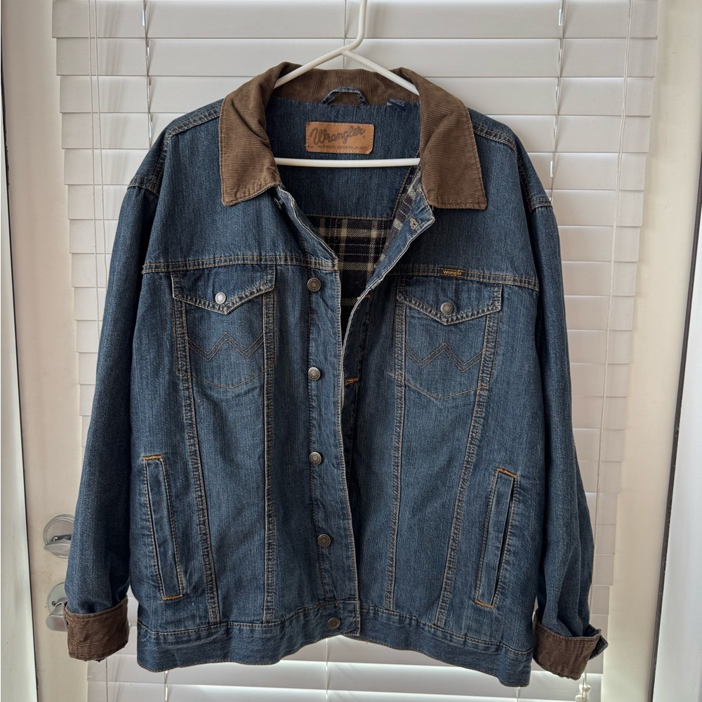 Wrangler Men's Denim Jacket with Brown Collar